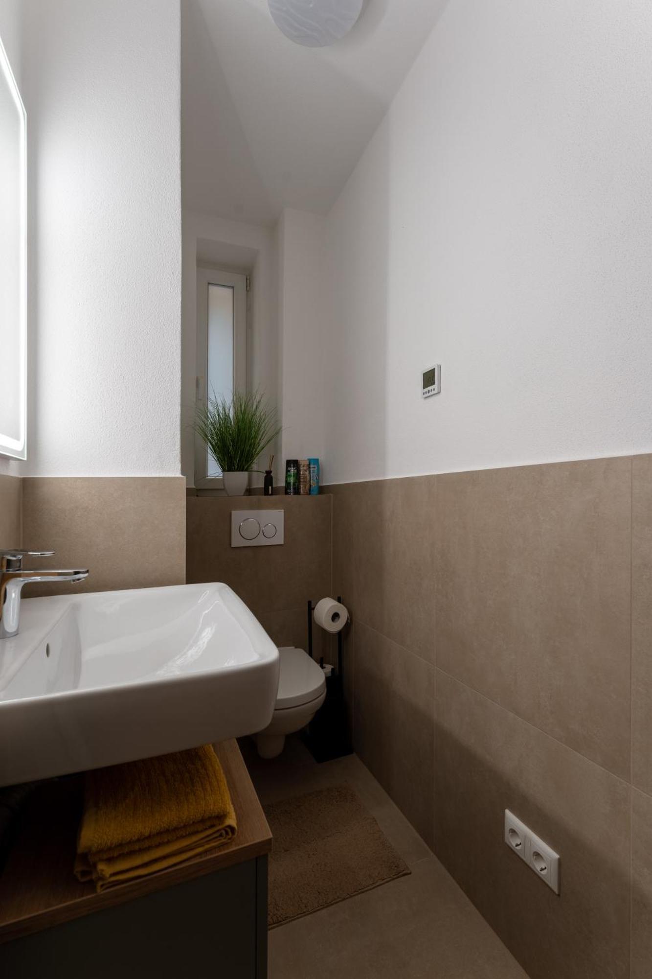 Modern Living Apartment - 3-Zimmer - Nuernberg Nord, Ruhige Seitenstrasse, Fusslaeufig Strassenbahn Exterior photo